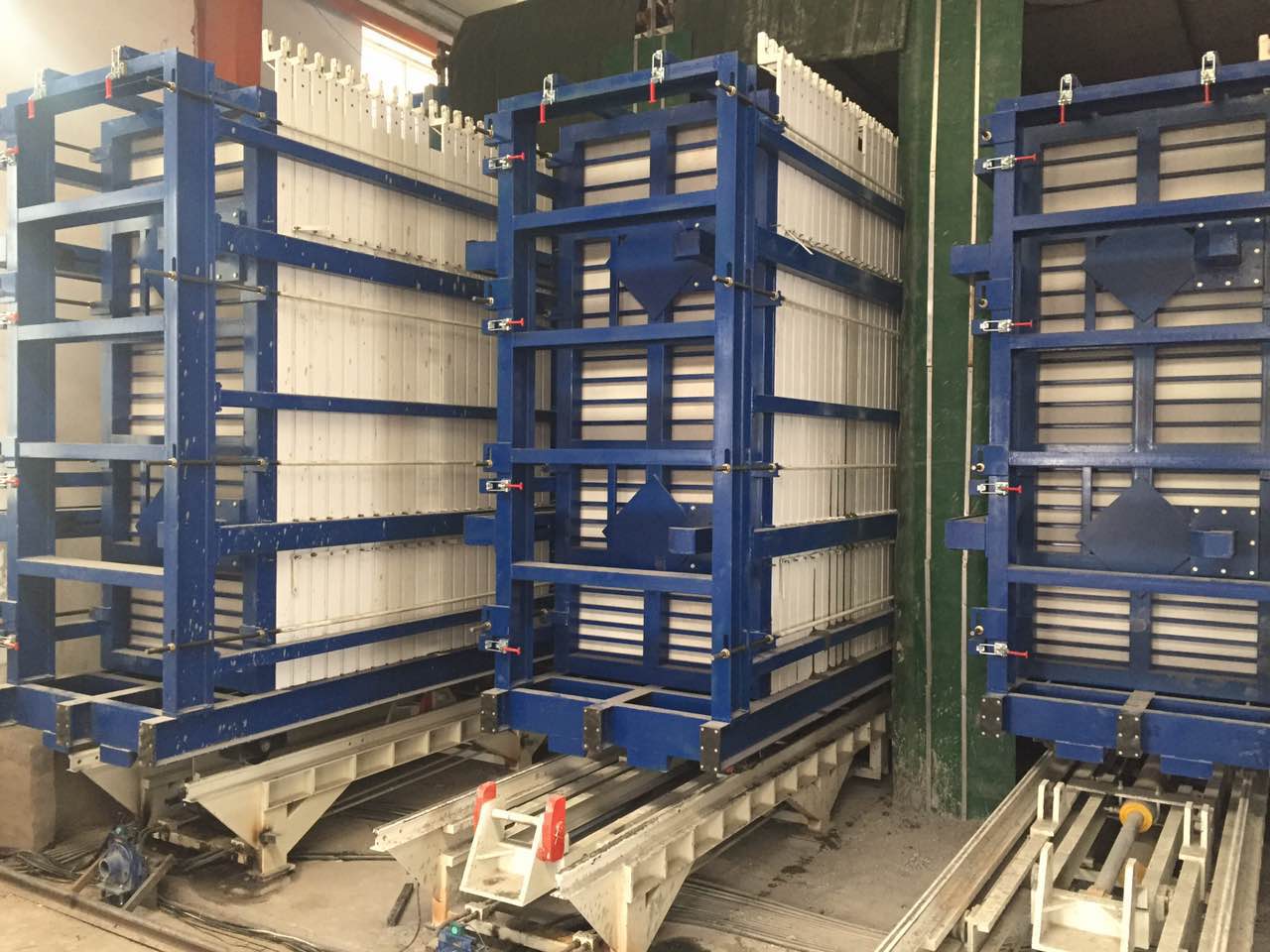 輕質復合墻體板生產線優(yōu)勢介紹